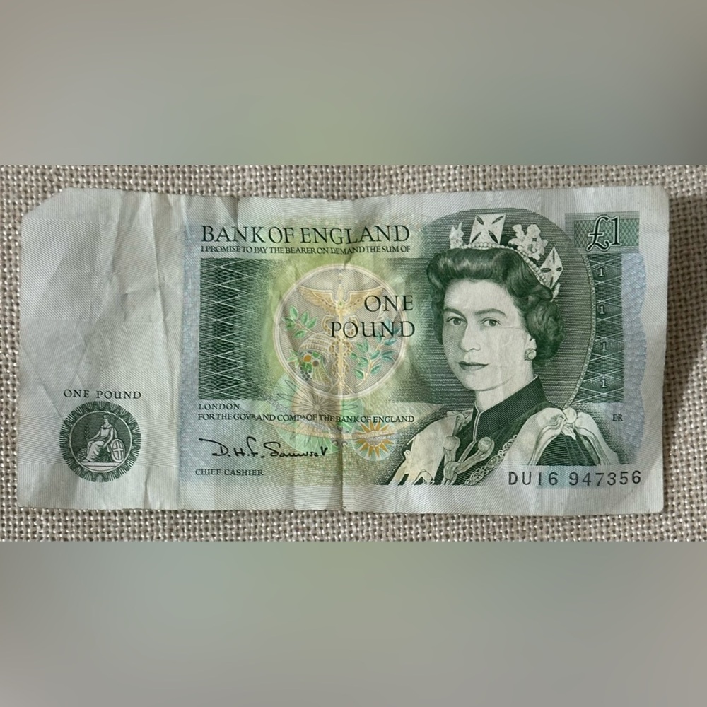 Bank of England - One Pound BANK NOTE - Queen Elizabeth II - Sir Isaac Newton